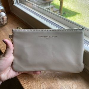 Adrienne vittadini cream charging clutch